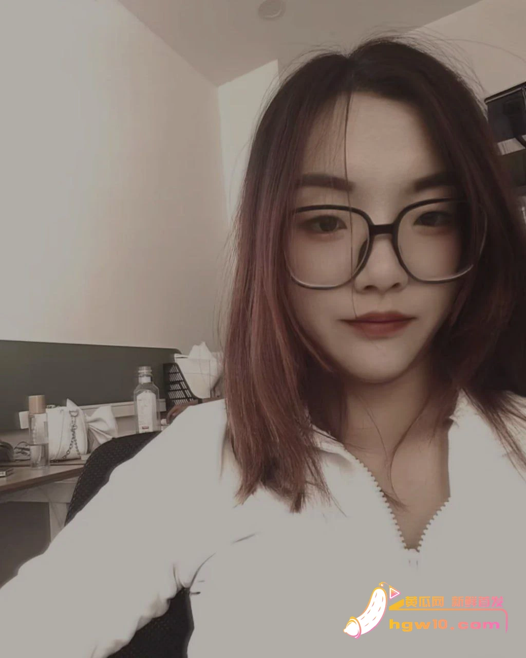 吉林舞蹈生吴桐桐疑被金主包养，男友曝光引发热议