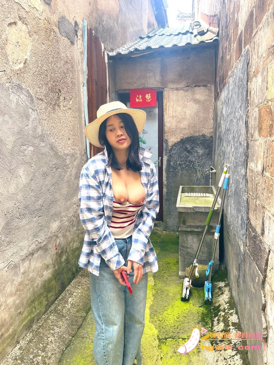 东莞少妇沈晓璐：良家气质下的反差与商场电梯间的私密时刻