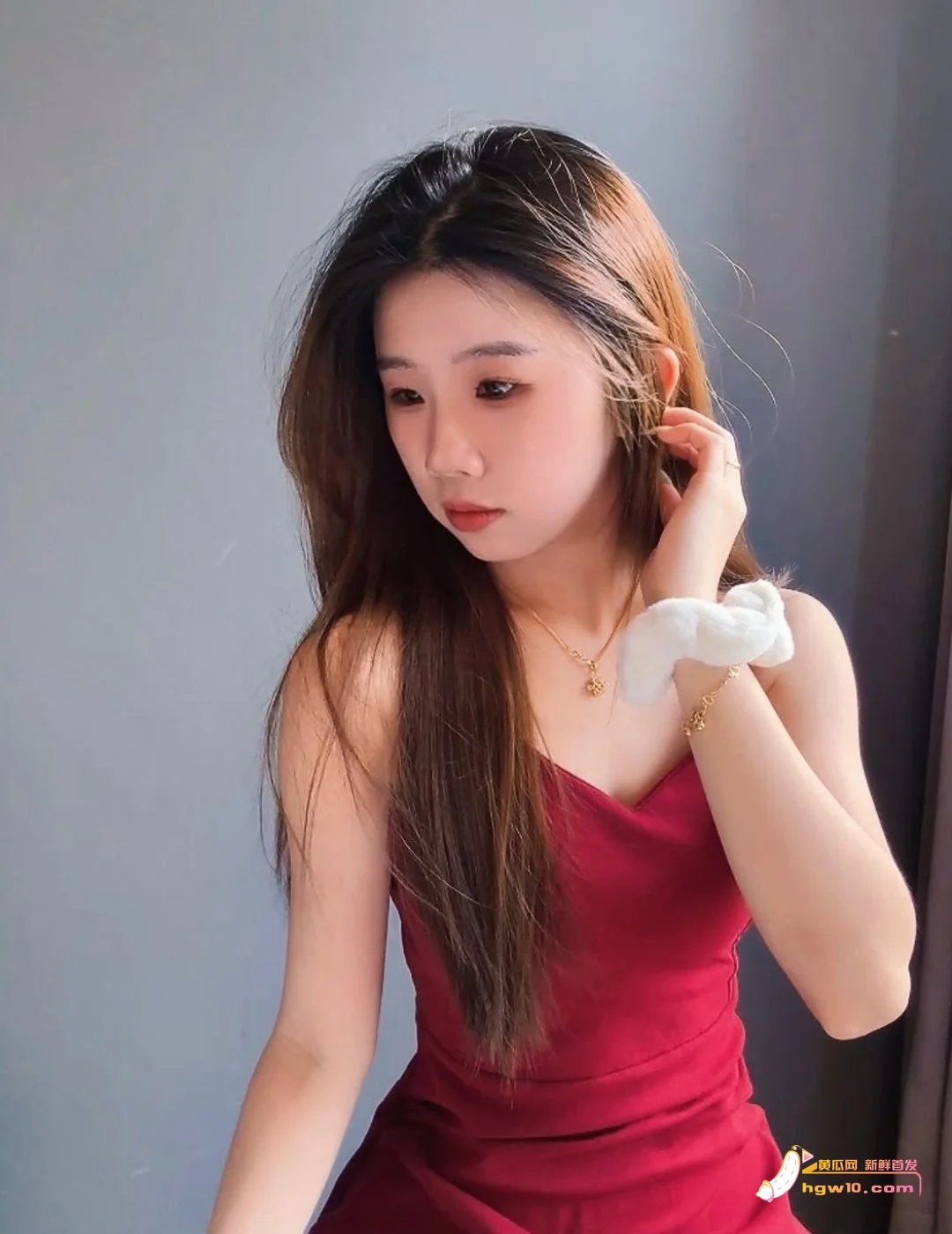 04年高颜值美春佩早期私密视频外流,娇喘声引热议