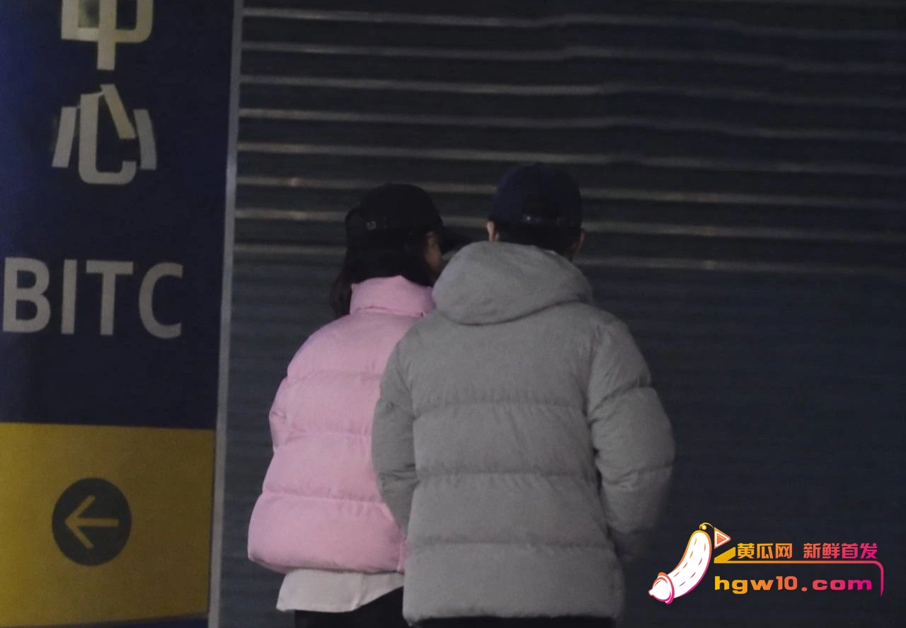 郭麒麟新恋情曝光,四年前街头亲密照旧瓜重提