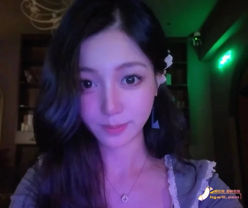 瓜友投稿:前女友清纯美女的反差私密照