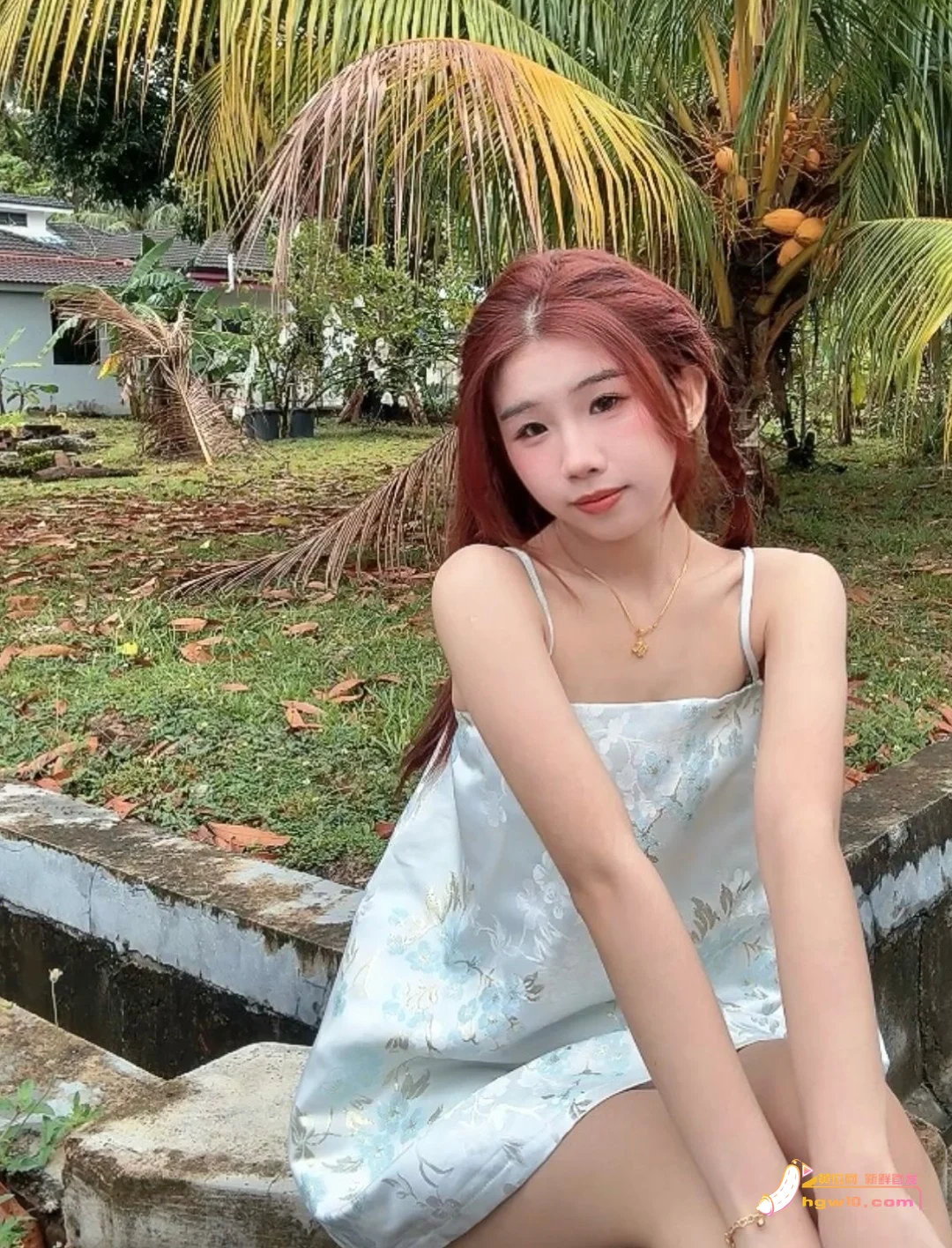 04年高颜值美春佩早期私密视频外流,娇喘声引热议