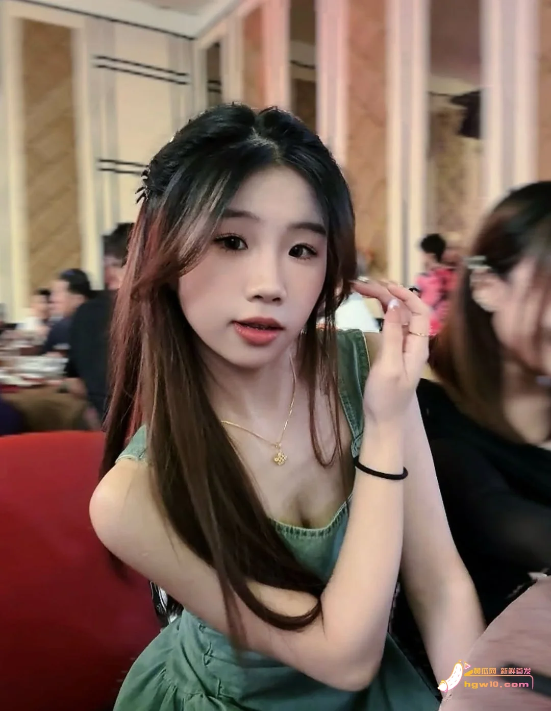 04年高颜值美春佩早期私密视频外流,娇喘声引热议