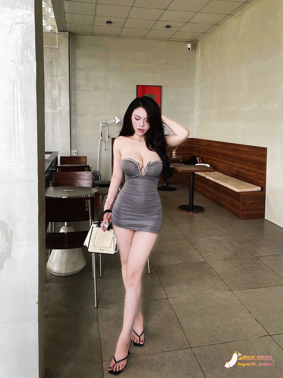 云南博主野牙健身澳洲生活照曝光,健身形象引反差讨论