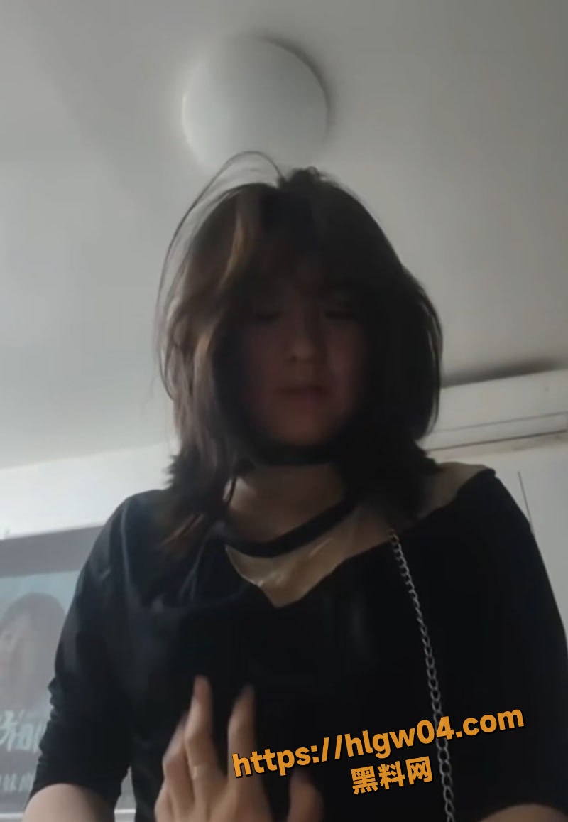 合肥庐阳区 李惠紫 巨乳美女激情性爱视频曝光 足交诱惑反差婊属性一览无遗！