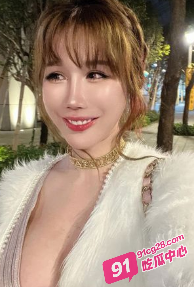 洞房花烛夜 高冷新娘被玩弄调教 淫荡叫声引得公婆羞臊！ 配图2