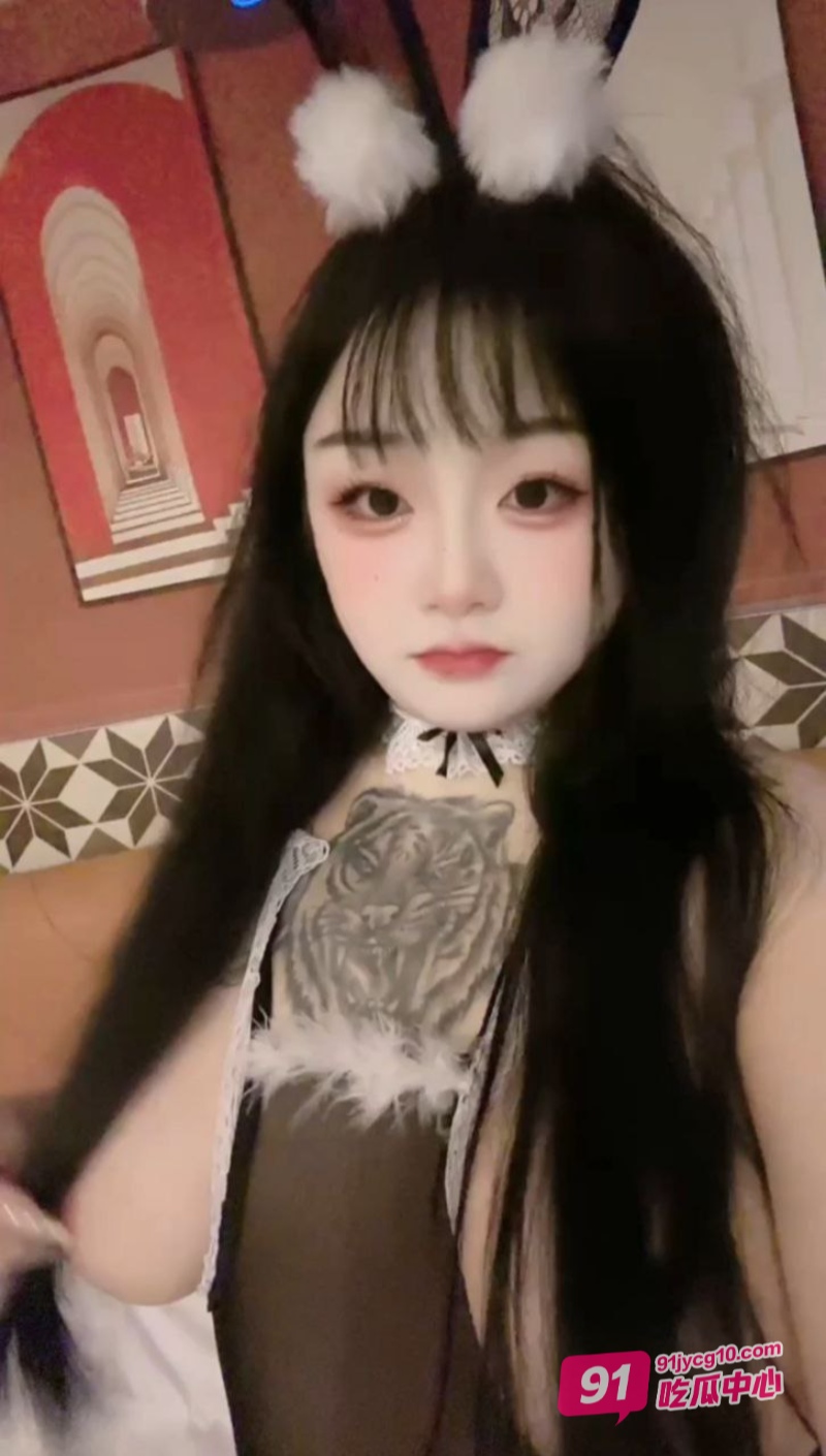 河北小妹冯琪忘我吃鸡 结果遇人不淑被曝光视频～