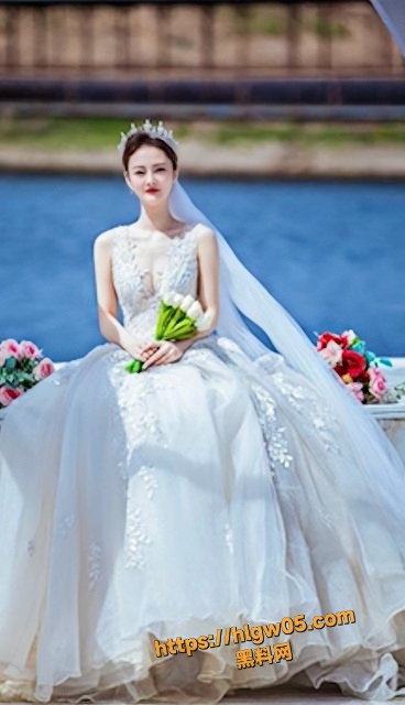 沈阳房产中介少妇被绿帽奴丈夫献妻 丝袜高跟诱惑 多人开发轮番内射调教成骚母狗 画面淫乱至极！