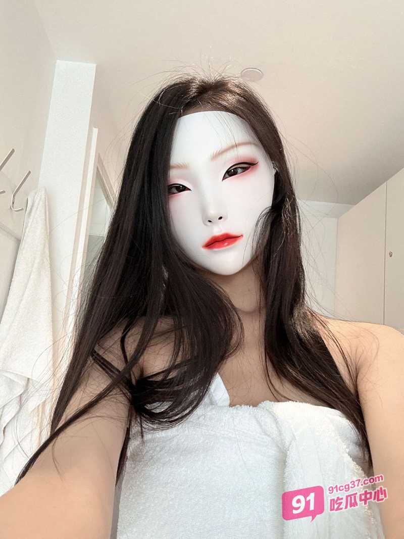 推特纯欲天花板 长腿黑丝展示诱人身材 在线让你口水直流！ 配图2