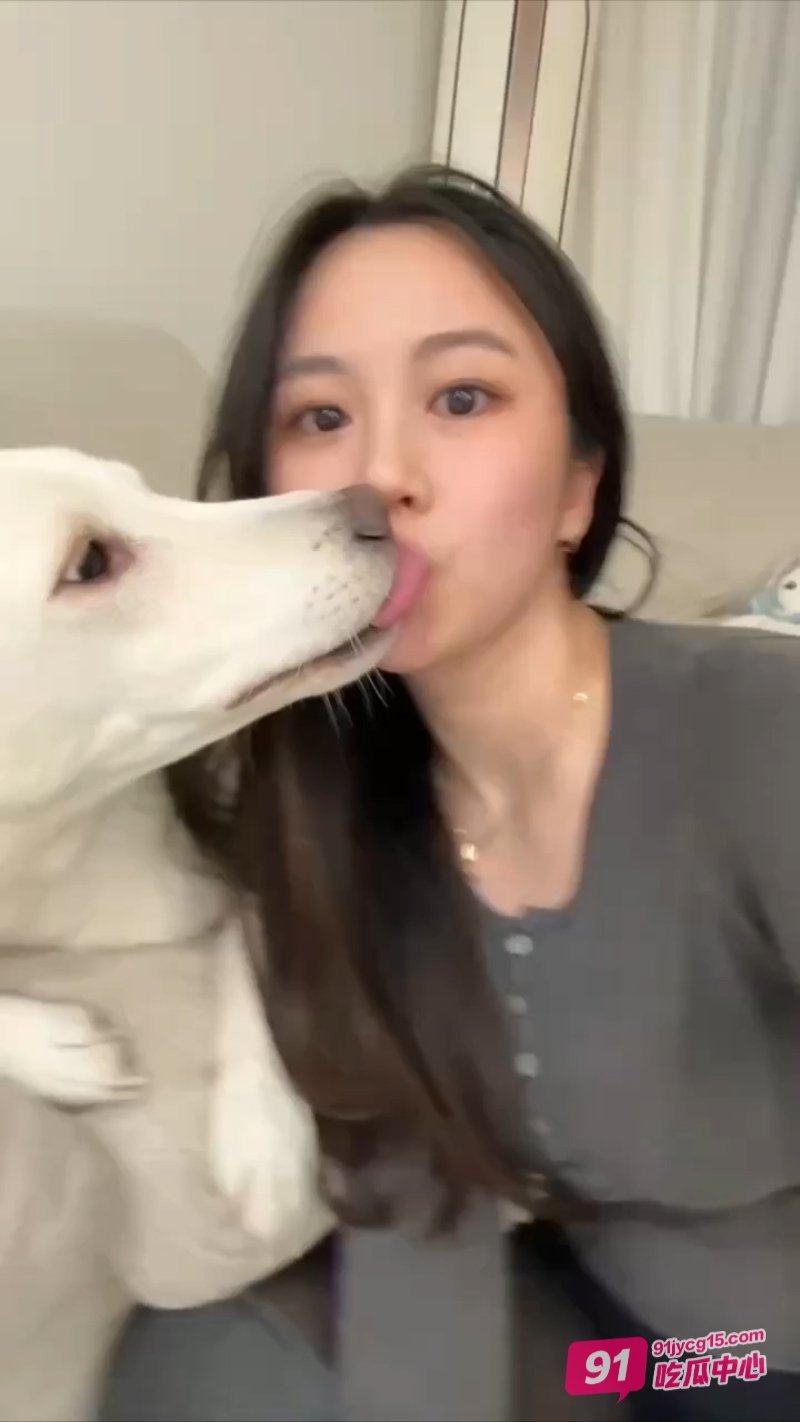 上帝创造女人时专门留了一个洞 各种场合骚无止境～ 配图2