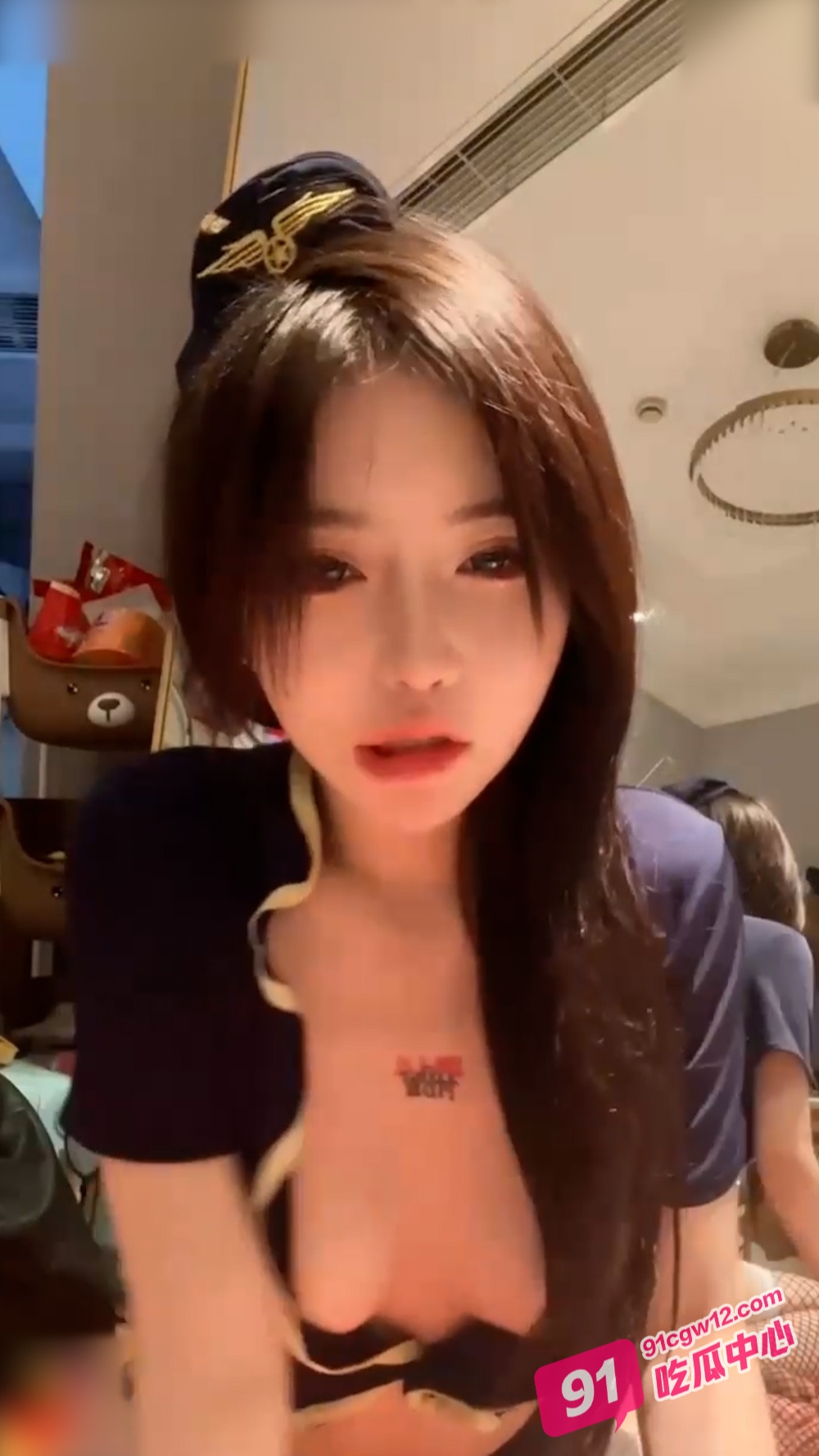 极致露脸美女小猫cos网袜女警诱惑 小穴都被塞满了 操死我爸爸！ 配图2