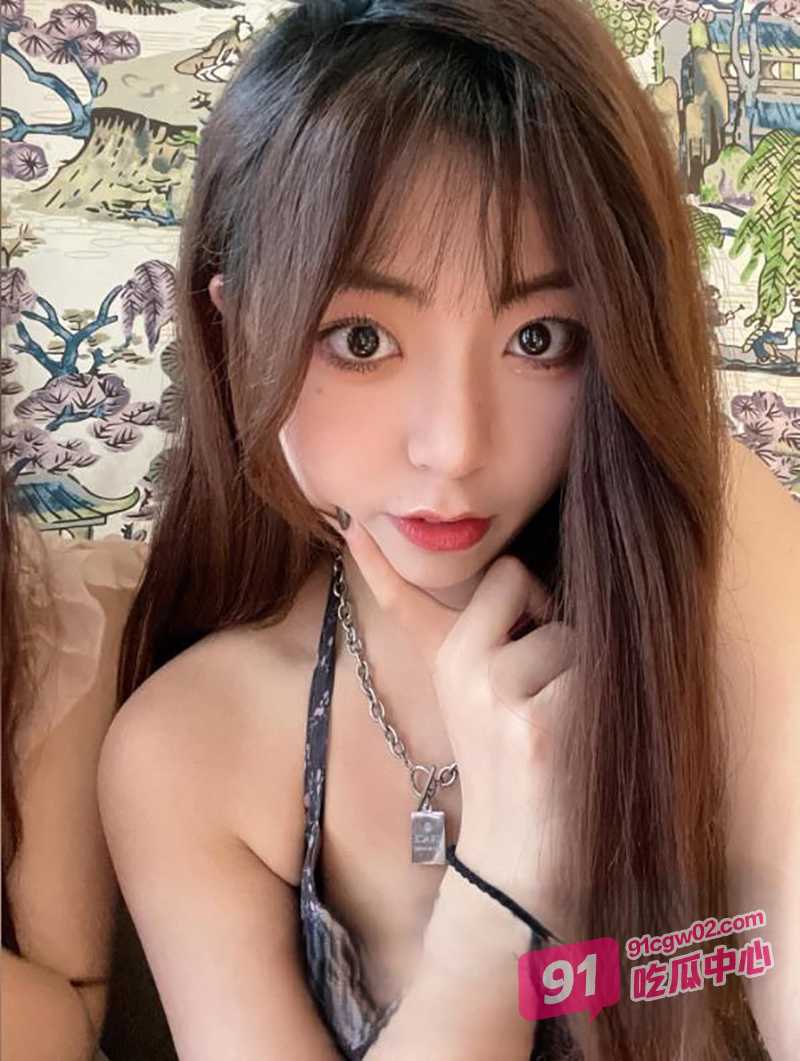 约操中职校巨乳母狗教师 各种姿势配合着十分乖巧 对白刺激有趣！ 配图5