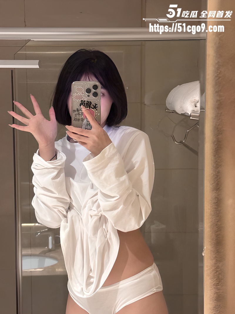 极品短发骚女 1