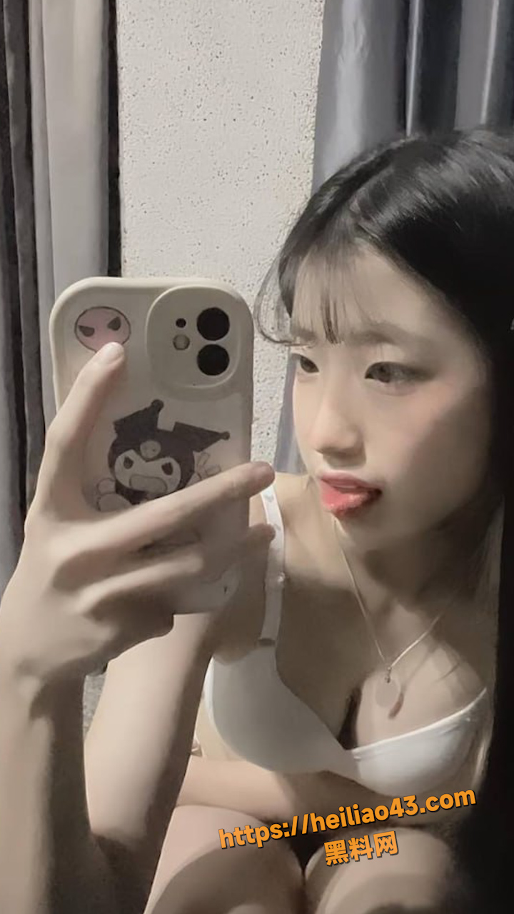 清纯高中女神 尹妮 私密视频惨遭暧昧对象泄露 粉嫩白虎逼超诱人！