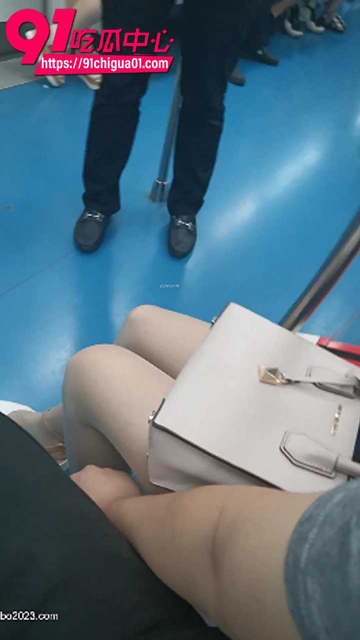 地铁涂鸦性感美少女2 地铁涂鸦性感美少女2