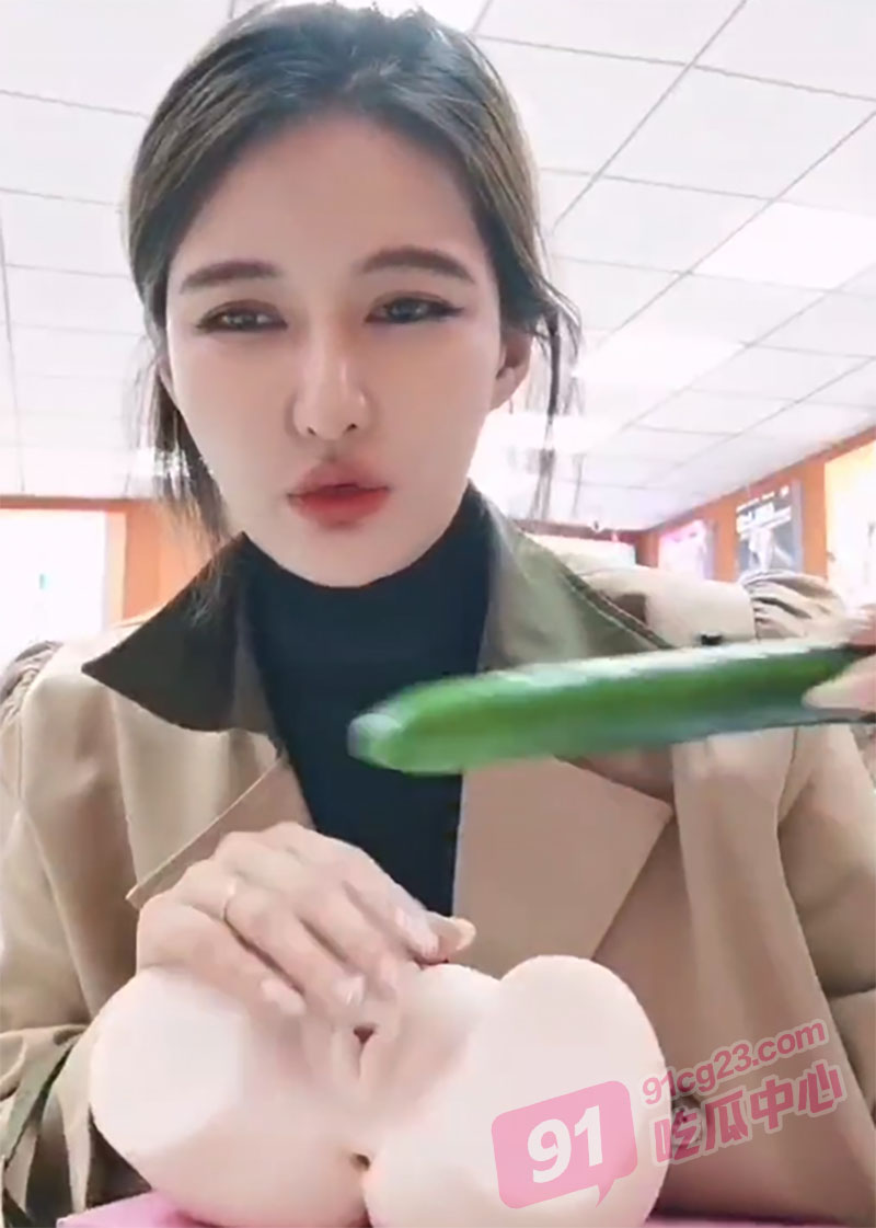 性爱小课堂开课了 现场教学用手扣逼达到高潮 鸡巴小和早泄的瓜友学起来！