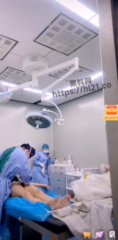 医美行业也能直播整容过程了？抖音直播医美过程！逼和奶子那是一览无余 这不得礼物刷起来！