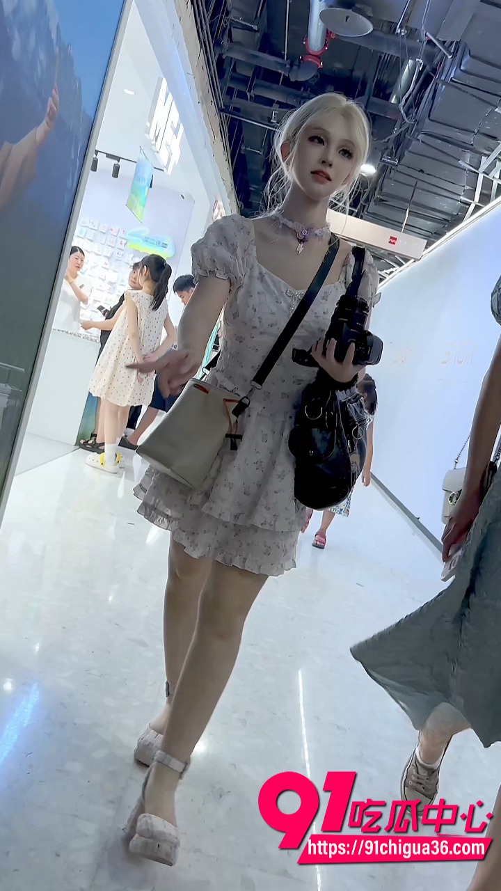 KFC抄底甜美混血学生妹3