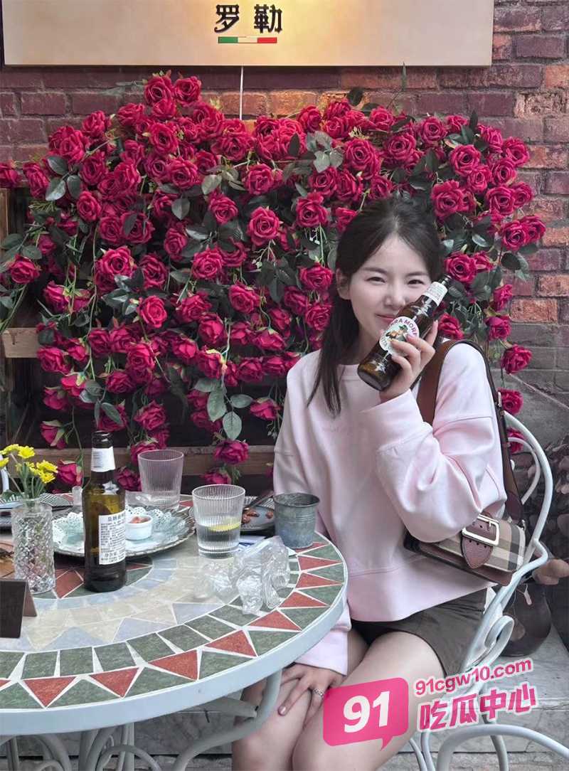百度云网盘泄密 河南南阳情侣在卫生间做爱自拍流出 女生全程配合姿势很搞怪很可爱 配图