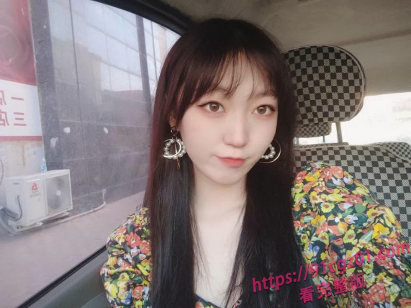 吉林大学毕露霞出轨视频流出，小骚货自拍巨乳勾引班长，身材爆炸！