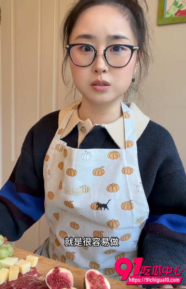 极品阿黑颜母狗噗噗新作微醺侍奉 黑框眼镜清纯装饰做爱 反差感爆棚深喉后入猛干