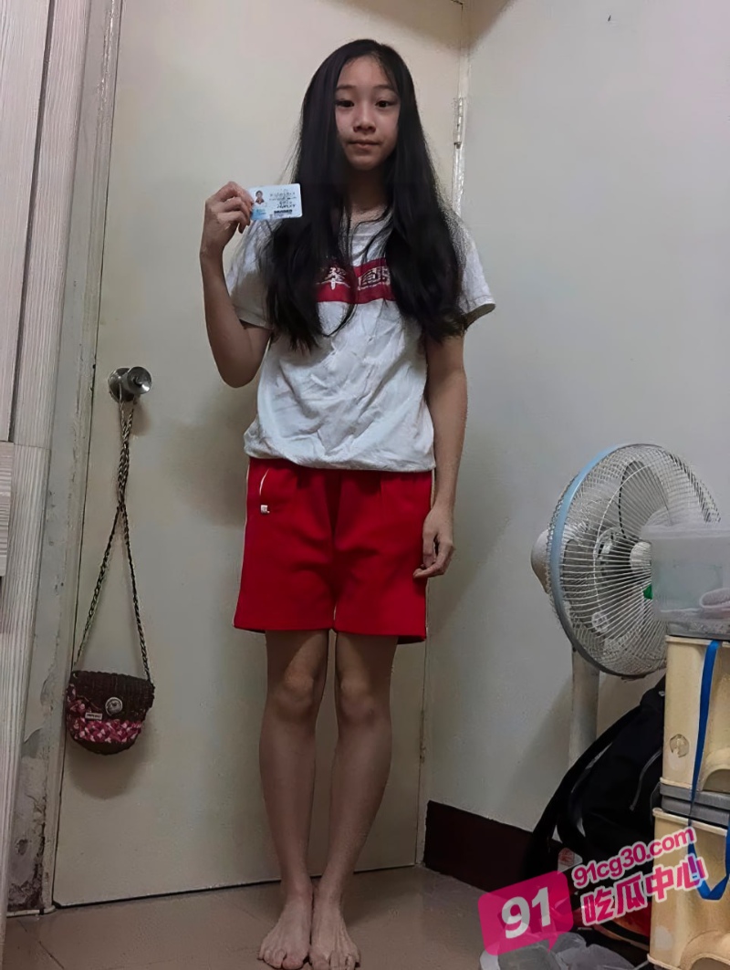 安徽工业大学 陈雨桐 白嫩蜜穴秀 青春美少女诱惑自摸秀 简直就是青春荷尔蒙炸弹 配图4