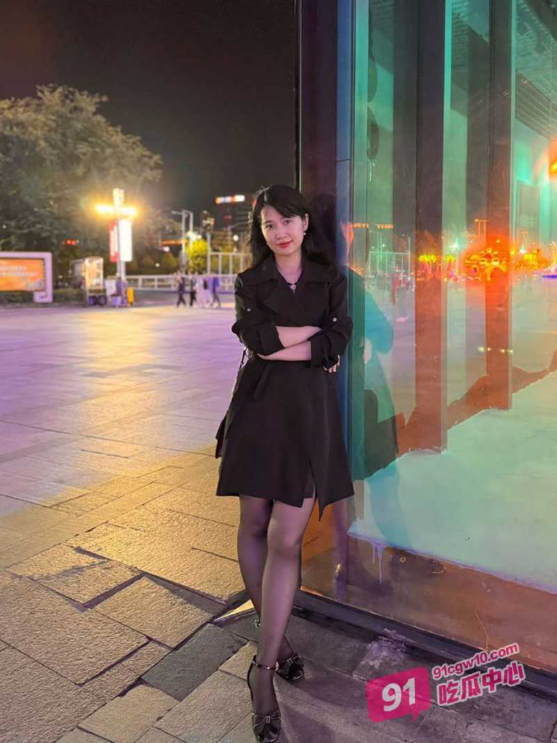 广东反差少妇林嘉玲 欲求不满寻金主爸爸爆操输出 反铐双手翘着肥臀后入抽插到发抖！ 配图2