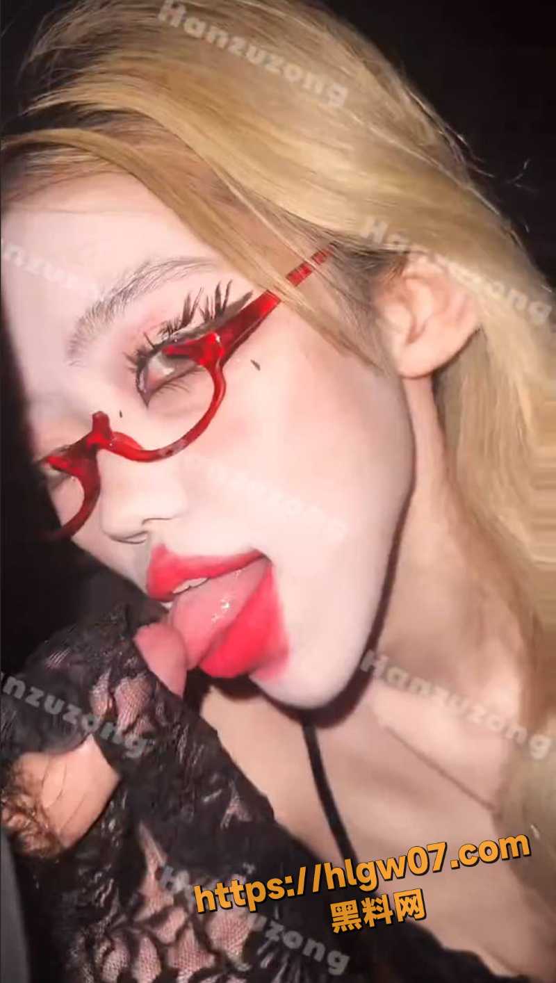 有求必应 口技一流喜欢翻白眼的反差婊 性感蕾丝口交大屌自慰抠逼付费视频曝光