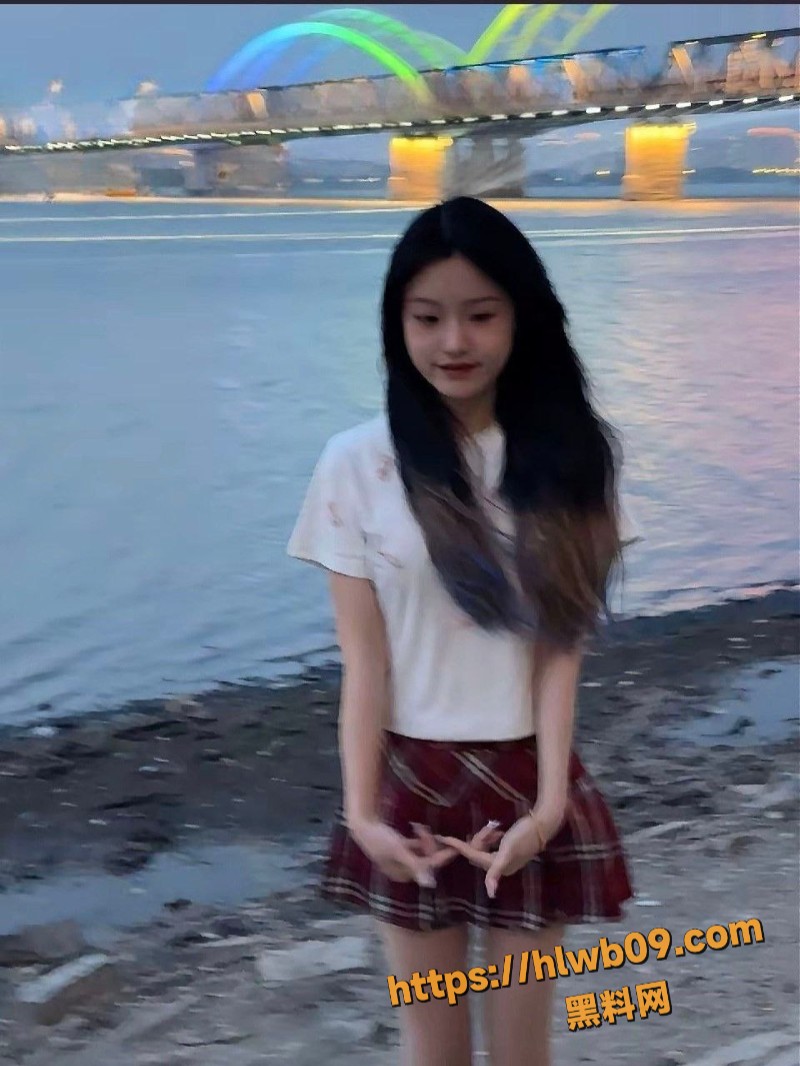 极品美女 小雯 的母狗养成记 揉奶撅臀被男友各种玩弄 全程浪叫配合 调教完成度满分！