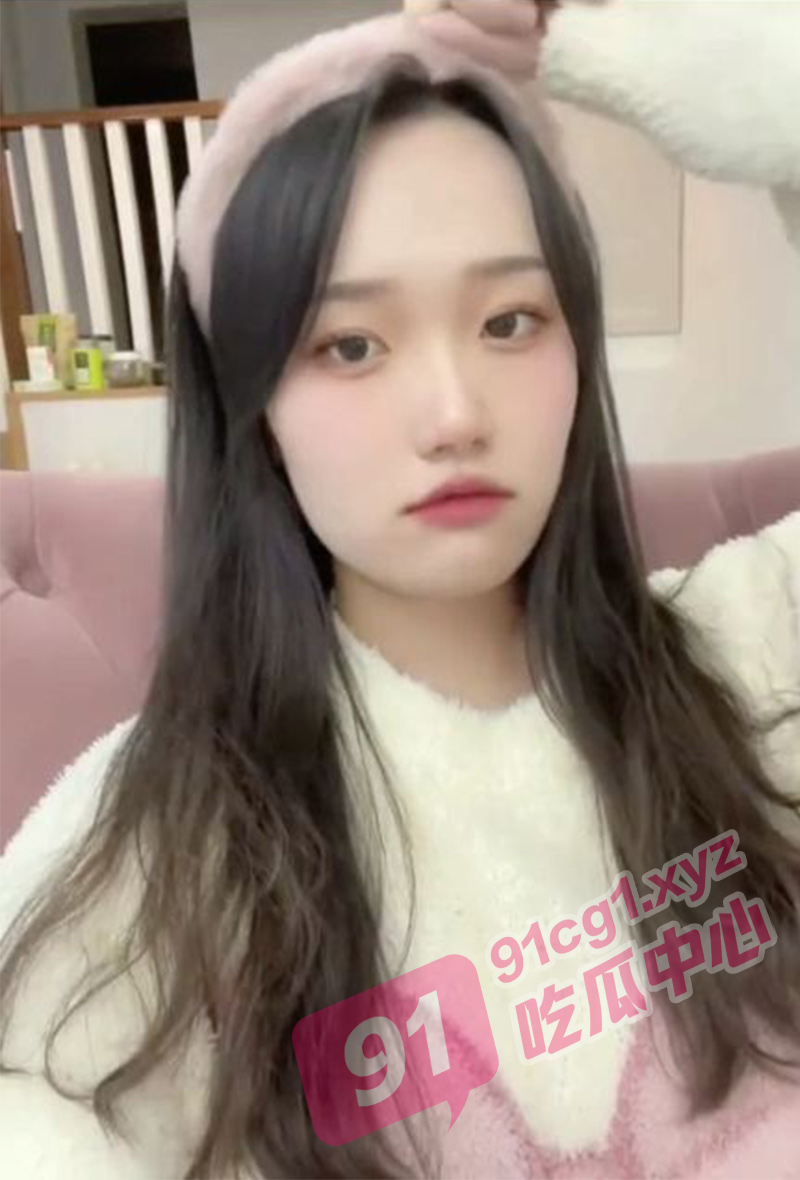 【我只玩3P】湖北工业大学大三学姐王燕秋 背着男友找金主 “你们一起上吧!”