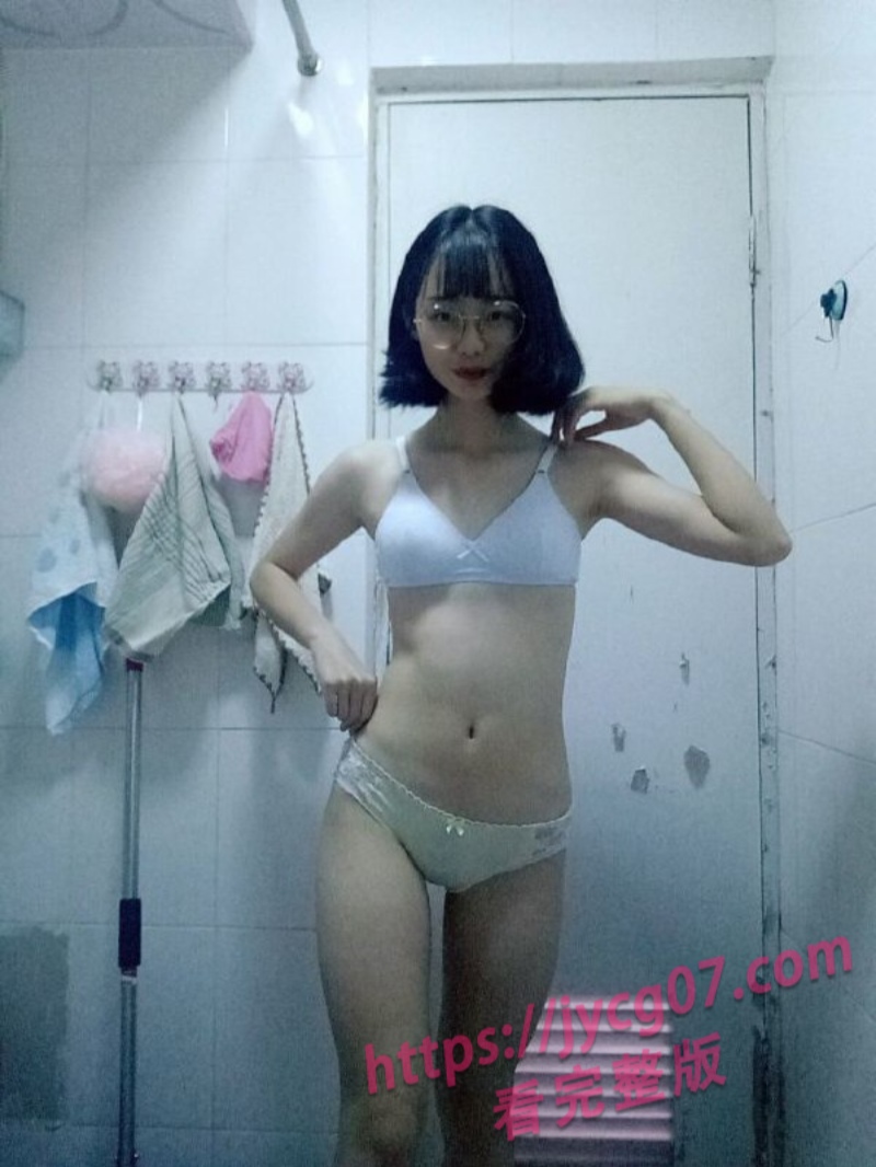 南阳市学生妹陈晓娟私密自拍流出！反差感拉满 情绪表现太上头 配图3