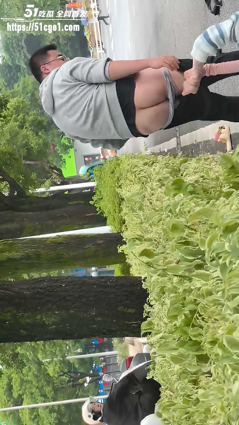 山西太原街头男女互撕  5