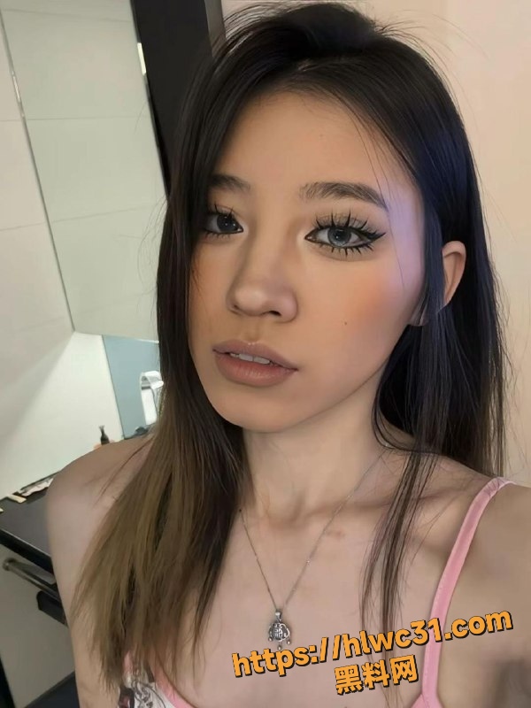 欧美范儿大奶美女 露脸自慰揉奶 约炮后入高潮浪叫 画面刺激到喷血