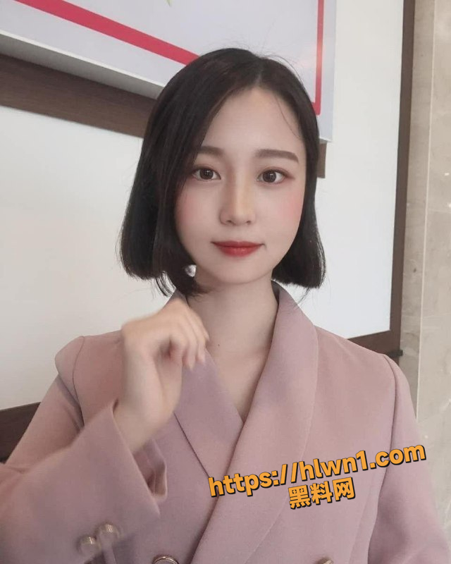 这是谁的妞 高颜值短发美女 挺翘微乳微毛粉穴 居家自拍流出 看下是不是你喜欢的那一款