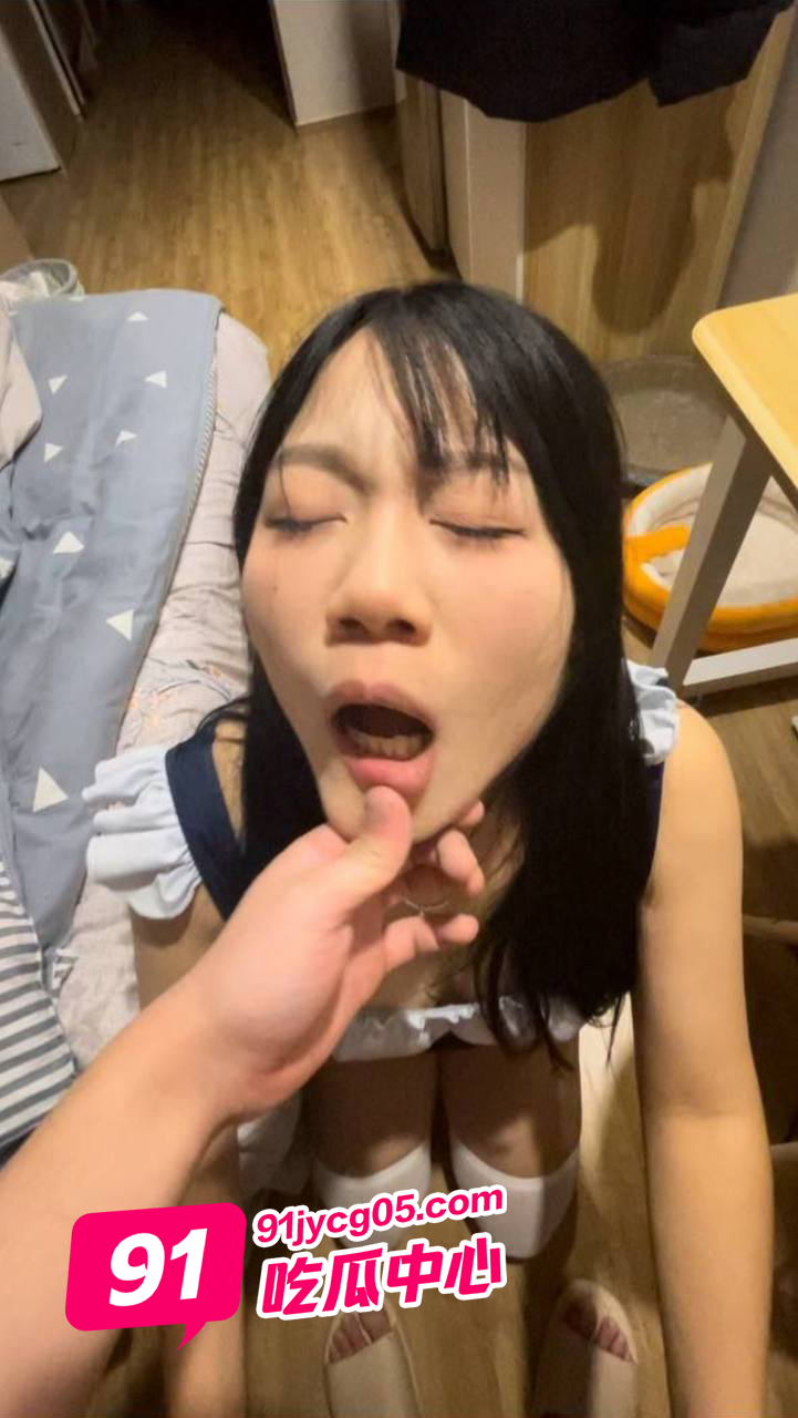 陈颖被男友当母狗调教 视频爆出 可爱脸极致反差~ 配图3