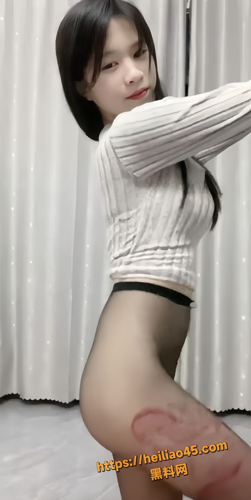 快手精神小妹 杨小兔 全裸骚舞勾大哥 骚穴展示道具自慰 榜一到榜三月月暴刷！