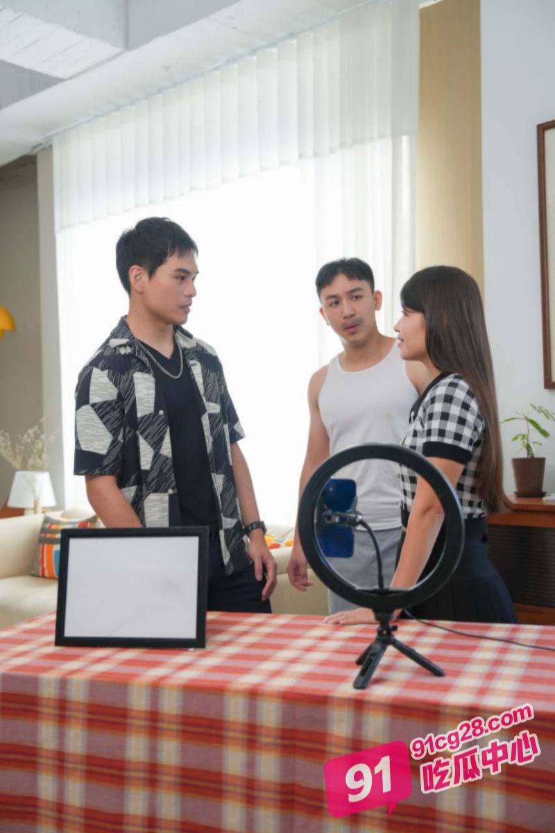 疯狂小杨哥之三只羊的淫乱秘辛(第一集)+幕后花絮独家放送! 配图3