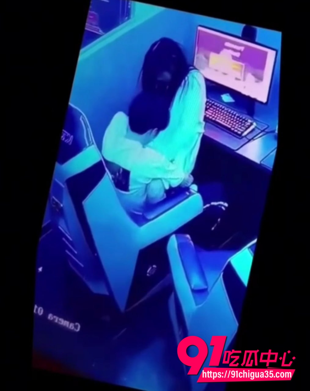 情侣网吧做爱视频4