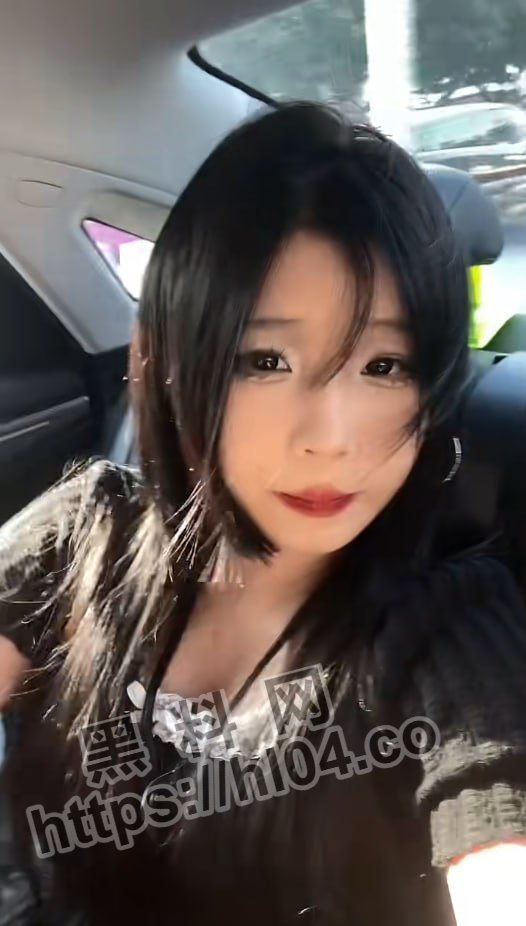【全网独家】快手江北美杜莎叒出新瓜！骚母狗陪榜一大哥睡觉还玩自慰棒！
