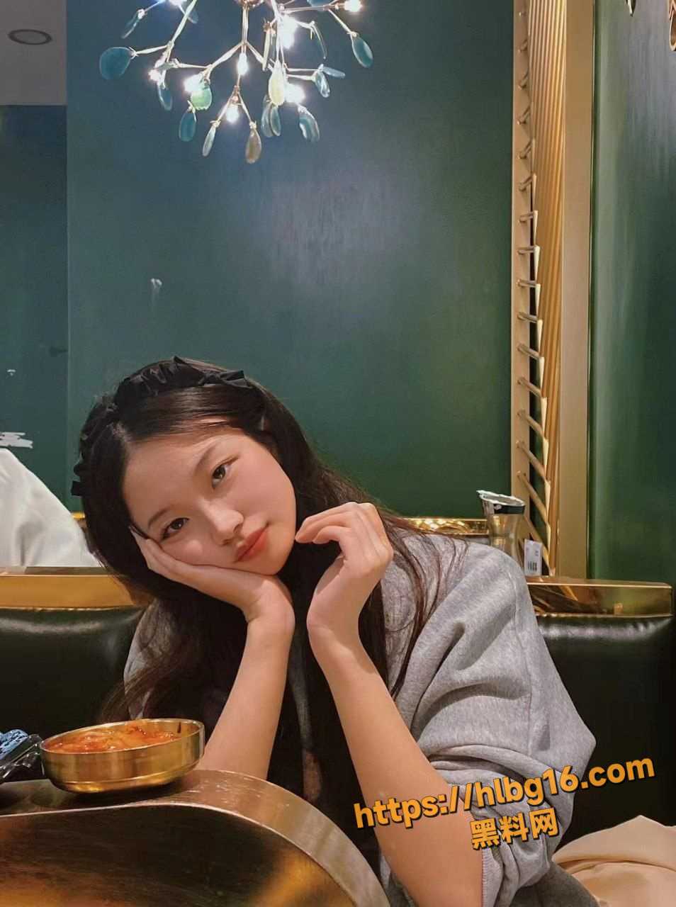 北大的母狗 原来骚不分学习好坏 配合男友拍照 在公寓做爱被男友记录下来！