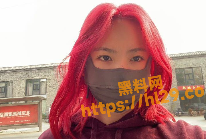 曝光湖北武汉一淫骚母狗少妇 杨元思 20岁才被男友开苞很有质量比哦！