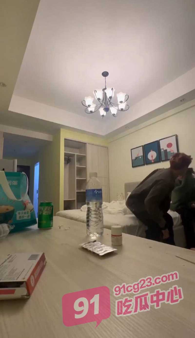 失足女不听话？ 鸡头直接电击伺候 好离谱！ 配图3