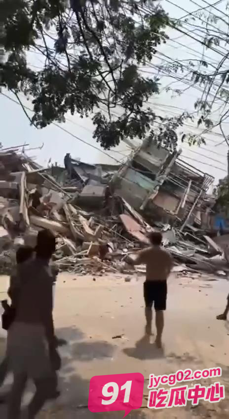 缅甸地震亲历者讲述：电力瘫痪超市关门外面买不到物资 配图4