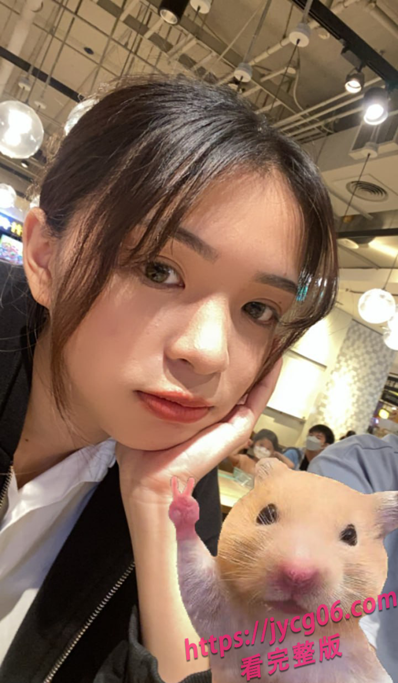 河北经贸"榨汁姬李研"表面正经私下淫荡！被拍下视频全校疯传！ 配图2