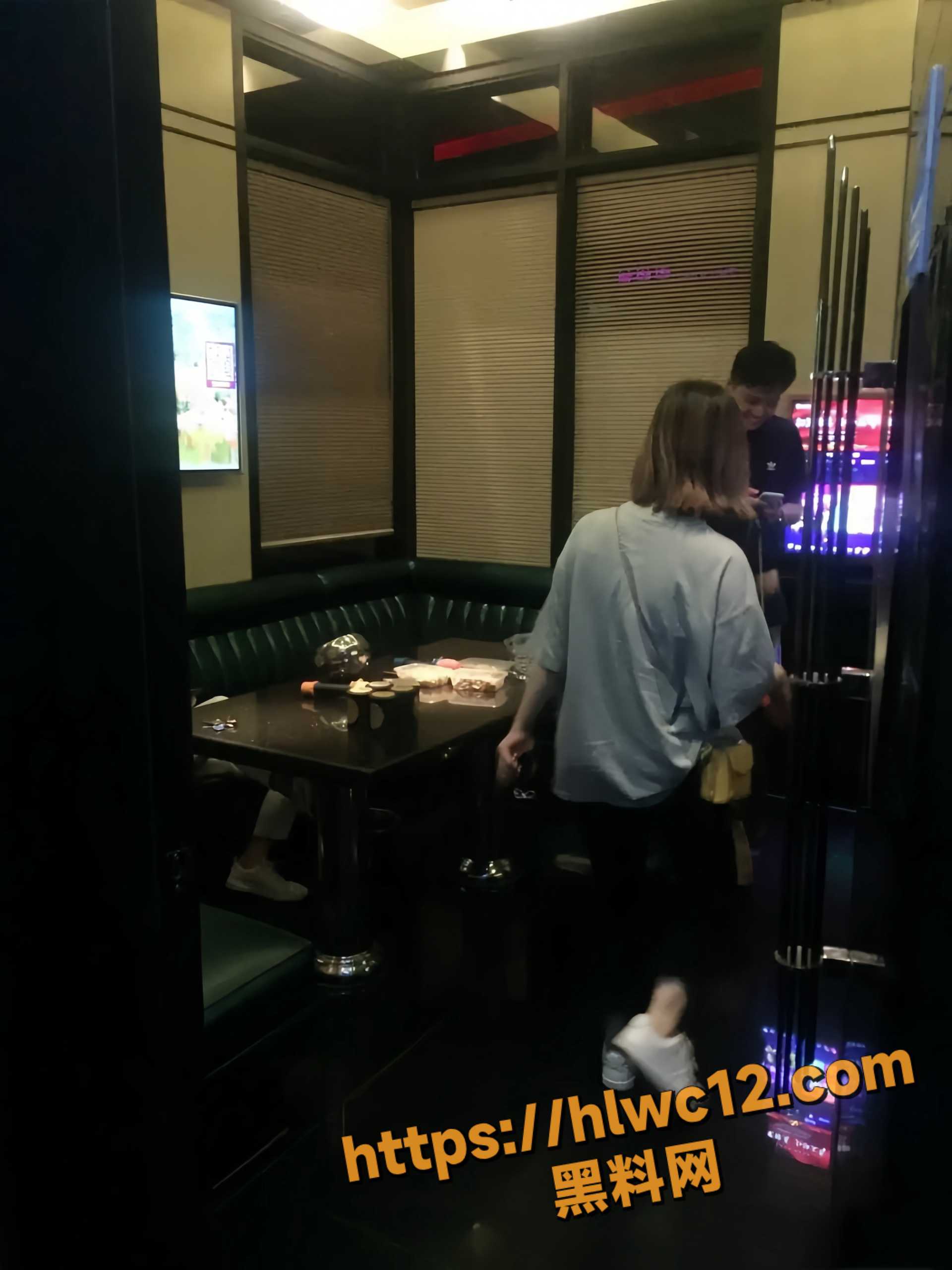 江西九江私人影院涉黄窝点突击查封 明面陪伴观影实为陪睡卖淫 现场抓人全网警钟