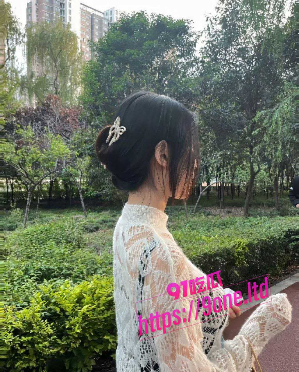 上海名气女模张琪斐 遭富二代抛弃玩够了就送给朋友😨