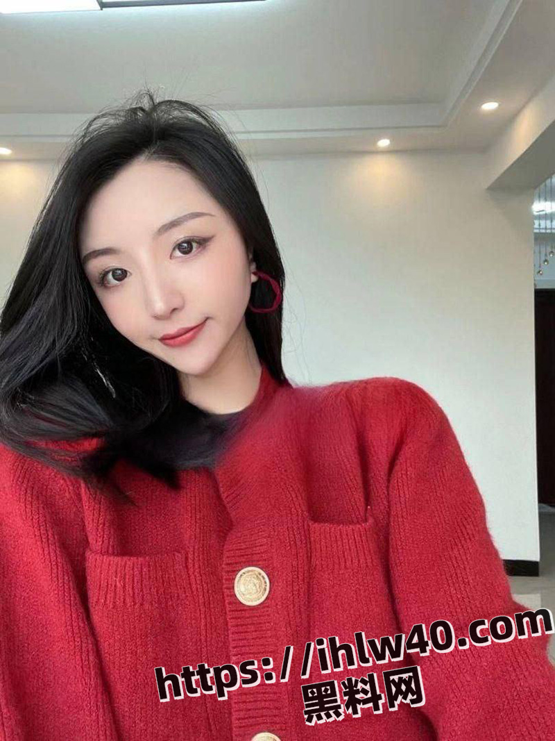 高颜值反差美女线下约实力金主群P 现场多男多女进行高燃操爱！