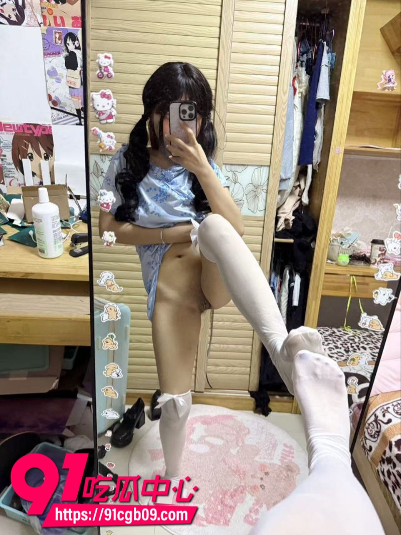 抖音女网红齐刘海大尺度裸舞自慰5 抖音女网红齐刘海大尺度裸舞自慰5
