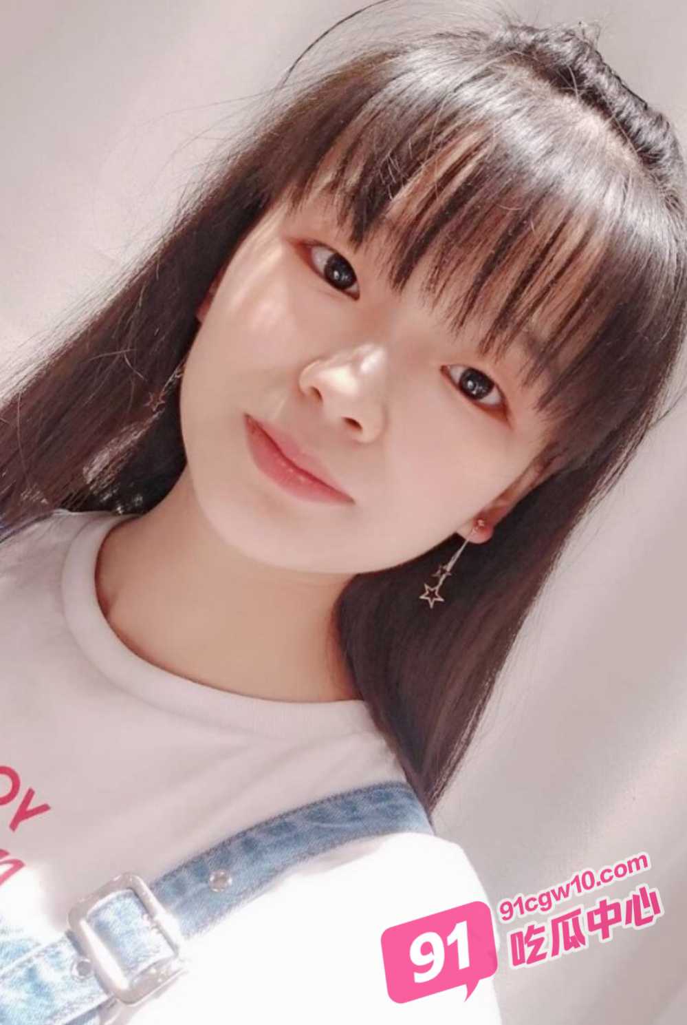 陕西渭南师范学院陈燕 闷骚眼镜妹口活一流 性感长腿黑丝大尺度私拍流出 配图2