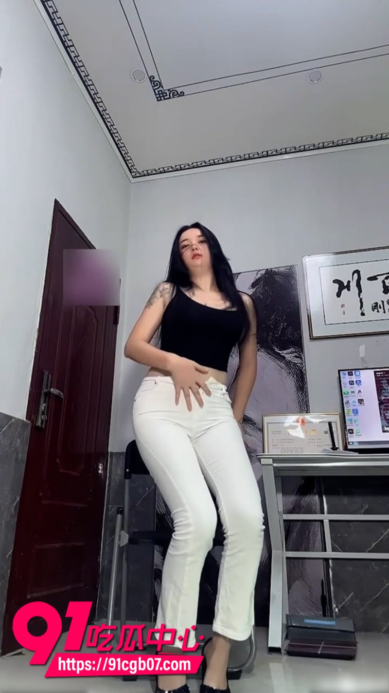 抖音女网红诗爷给金主爸爸自拍福利网页素材4 抖音女网红诗爷给金主爸爸自拍福利网页素材4